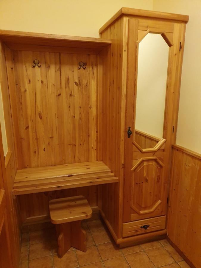 Bozi Rozi Panzio Hotel Fertoboz Bagian luar foto