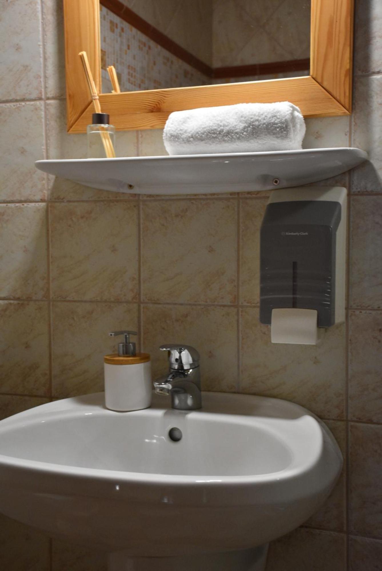 Bozi Rozi Panzio Hotel Fertoboz Ruang foto